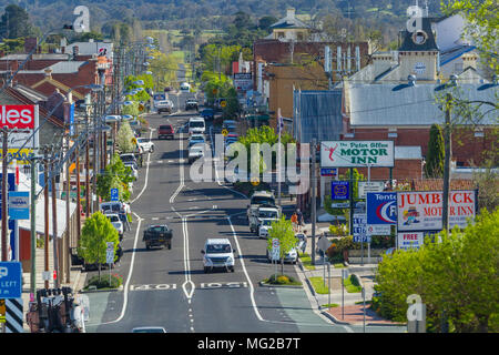 Tenterfield è una città di 4000 residenti nella regione del New England del Nuovo Galles del Sud, Australia. Esso è centrato su Rouse Street sul New England Hwy. Foto Stock