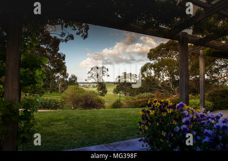 Macclesfield, Australia. 25th, Ott 2017. Casa in Macclesfield, vista del giardino interno, nelle colline di Adelaide regione, il consiglio del distretto di Mou Foto Stock