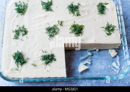 Bagno turco Aperitivo Fava con aneto e olio di oliva / fagiolo secco / Purea di piselli spezzati. I cibi tradizionali. Foto Stock