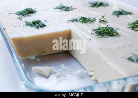 Bagno turco Aperitivo Fava con aneto e olio di oliva / fagiolo secco / Purea di piselli spezzati. I cibi tradizionali. Foto Stock