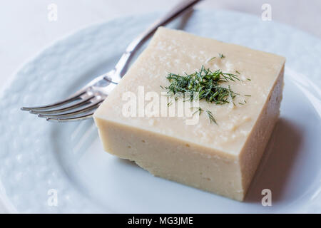 Bagno turco Aperitivo Fava con aneto e olio di oliva / fagiolo secco / Purea di piselli spezzati. I cibi tradizionali. Foto Stock