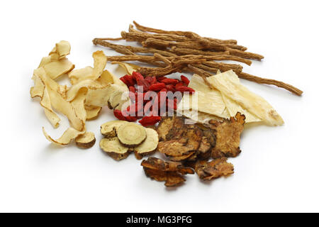Malaysia bak kut teh ingredienti, cinese tradizionale a base di erbe isolati su sfondo bianco Foto Stock