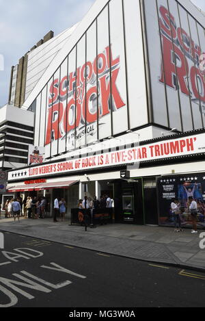 Andrew Lloyd Webber's School of Rock il Musical, a Gillian Lynne Theatre precedentemente noto come New London Theatre. Foto Stock
