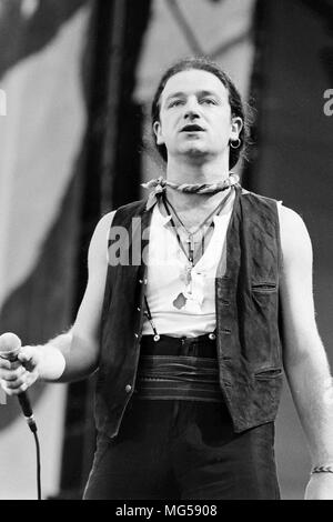 U2 classico pop concert Elland Road 1990/credito: Simon DELTA NAT GAS PER Hickes Foto Stock