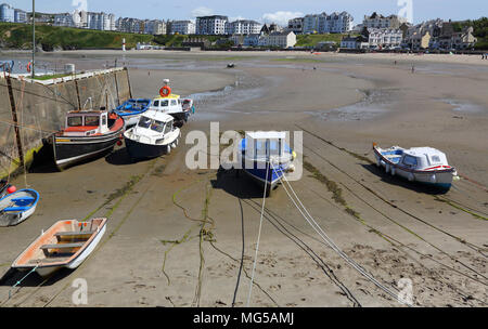 Barche ormeggiate a Port Erin sulla costa occidentale dell'isola di Man Foto Stock