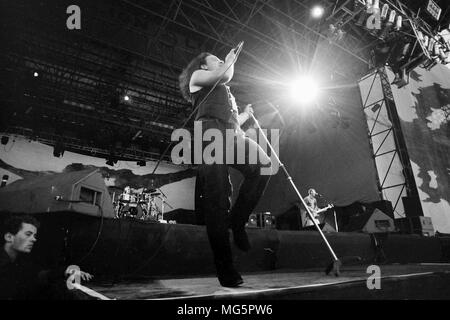 U2 classico pop concert Elland Road 1990/Simon di credito DELTA NAT GAS PER Hickes Foto Stock