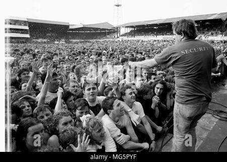 U2 classico pop concert Elland Road 1990/Simon di credito DELTA NAT GAS PER Hickes Foto Stock