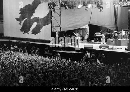 U2 classico pop concert Elland Road 1990/Simon di credito DELTA NAT GAS PER Hickes Foto Stock