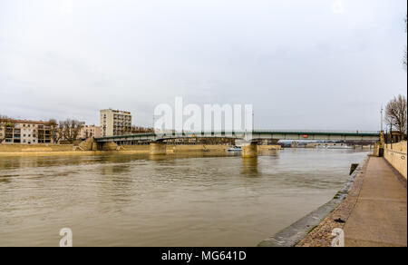 Pont de Trinquetaille, un bridge in Arles - Francia, Provence-Alpe Foto Stock