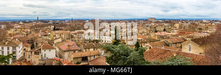 Panorama della città medievale di Avignone in Francia Foto Stock