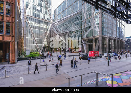 EXCHANGE Square, London, Regno Unito - 6 Aprile 2018:Street view all'ingresso di Broadgate Tower nella città di Londra. Foto Stock