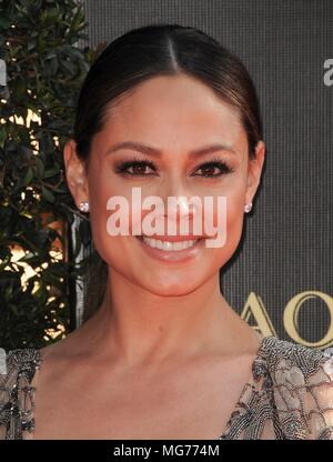 Pasadena, CA. 27 apr, 2018. Vanessa Lachey presso gli arrivi per il quarantacinquesimo giorno annuale Creative Arts Emmy Awards, Pasadena Civic Center, Pasadena, CA 27 aprile 2018. Credito: Elizabeth Goodenough/Everett raccolta/Alamy Live News Foto Stock
