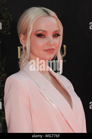 Pasadena, CA. 27 apr, 2018. Annika Noelle presso gli arrivi per il quarantacinquesimo giorno annuale Creative Arts Emmy Awards, Pasadena Civic Center, Pasadena, CA 27 aprile 2018. Credito: Elizabeth Goodenough/Everett raccolta/Alamy Live News Foto Stock