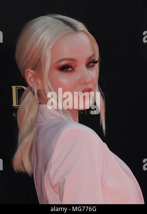 Pasadena, CA. 27 apr, 2018. Annika Noelle presso gli arrivi per il quarantacinquesimo giorno annuale Creative Arts Emmy Awards, Pasadena Civic Center, Pasadena, CA 27 aprile 2018. Credito: Elizabeth Goodenough/Everett raccolta/Alamy Live News Foto Stock