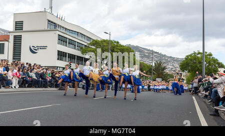 Funchal; Madera; Portogallo - aprile 22; 2018: parata annuale del il Festival dei Fiori di Madeira nella città di Funchal sull isola di Madeira. Il Portogallo. Foto Stock