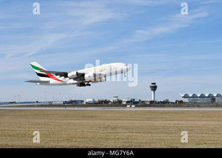 Emirates, compagnie aeree, Airbus A380-800, aeromobili, aereo, aereo, aeroporto di Monaco di Baviera, MUC, Germania, Foto Stock