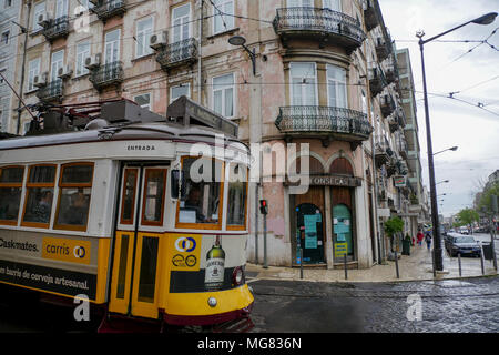 Tram, Almirante Reis Avenue, Lisbona, Portogallo Foto Stock