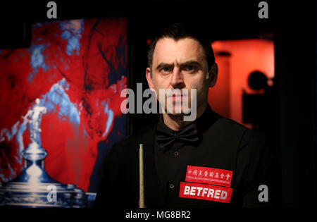 Ronnie O'Sullivan prima della sua partita contro Ali Carter durante il giorno sette del 2018 Betfred nel Campionato del Mondo a crogiolo, Sheffield. Foto Stock