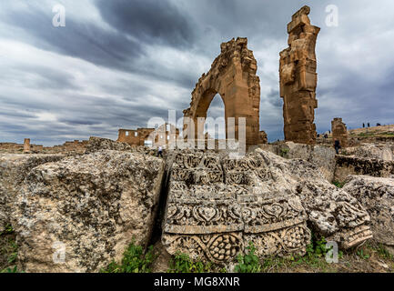 Avente solo una torre di avvistamento Torre, Harran University è la prima università in tutto il mondo conosciuto fin dai primi giorni e ha prodotto una partita del mondiale di f Foto Stock