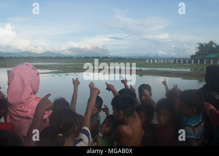I Rohingya crisi di rifugiati in Bangladesh Foto Stock