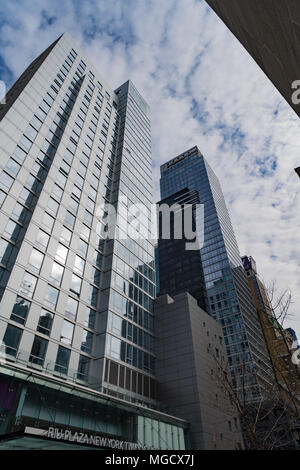 New York, Feb 14, 2018 - RIU Plaza palazzo visto nella città di New York Foto Stock