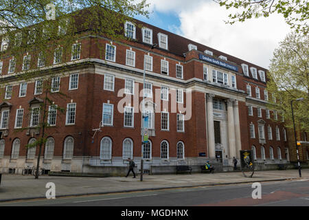 L'ingresso anteriore e principale vista frontale della London South Bank University a Southwark vicino a waterloo a Londra centrale. ulteriore istruzione nella capitale. Foto Stock