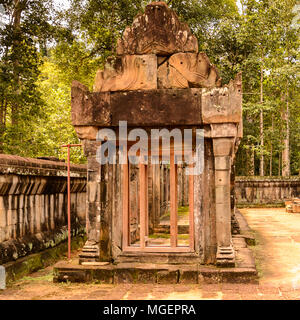 Parte del Ta Keo, un tempio-montagna, in Angkor (Cambogia). Era stato il tempio di Jayavarman V, figlio di Rajendravarman Foto Stock