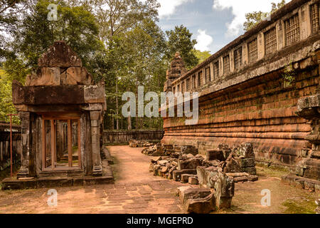 Parte del Ta Keo, un tempio-montagna, in Angkor (Cambogia). Era stato il tempio di Jayavarman V, figlio di Rajendravarman Foto Stock