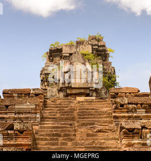 Parte del Ta Keo, un tempio-montagna, in Angkor (Cambogia). Era stato il tempio di Jayavarman V, figlio di Rajendravarman Foto Stock