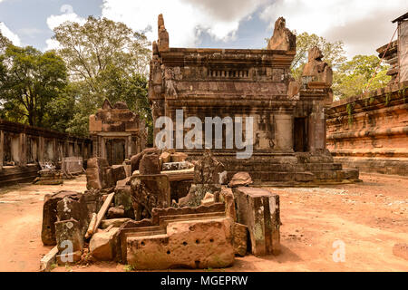 Parte del Ta Keo, un tempio-montagna, in Angkor (Cambogia). Era stato il tempio di Jayavarman V, figlio di Rajendravarman Foto Stock