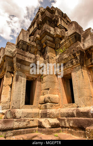 Parte del Ta Keo, un tempio-montagna, in Angkor (Cambogia). Era stato il tempio di Jayavarman V, figlio di Rajendravarman Foto Stock