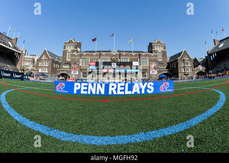 Philadelphia, Pennsylvania, USA. 28 apr, 2018. Una vista dei vincitori podio di Franklin Campo in Philadelphia, Pennsylvania. Credito: Amy Sanderson/ZUMA filo/Alamy Live News Foto Stock