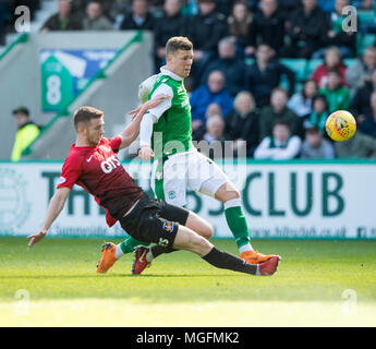 Edinburgh, Regno Unito, 28 aprile 2018. Ladbrokes Scottish Premiere League, Hibernian V Kilmarnock, Edimburgo, Midlothian, Regno Unito. 28/04/2018. Pic mostra: Hibs' attaccante svizzero, Flo kamberi, incendi in maniera restrittiva passato come Hibernian ospitano Kilmarnock in Ladbrokes Premiere League a Pasqua Road, Edimburgo. Credito: Alamy/Ian Jacobs Foto Stock