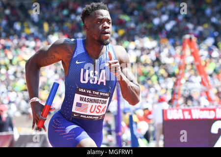 Philadelphia, Pennsylvania, USA. 28 apr, 2018. MARQUEZE WASHINGTON DEGLI STATI UNITI D'AMERICA in azione durante gli Stati Uniti vs il mondo uomini 4x400 a 124a in esecuzione della Penn relè a Filadelfia Pennsylvania Credito: Ricky Fitchett/ZUMA filo/Alamy Live News Foto Stock