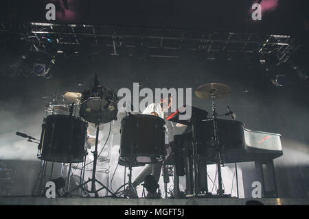 Sheffield, Regno Unito. 28 aprile 2018 la Gran Bretagna ha talento vincitore, Tokio Myers, esegue a Sheffield O2 Academy al suo debutto tour del Regno Unito, 2018 Credit: Myles Wright/ZUMA filo/Alamy Live News Foto Stock