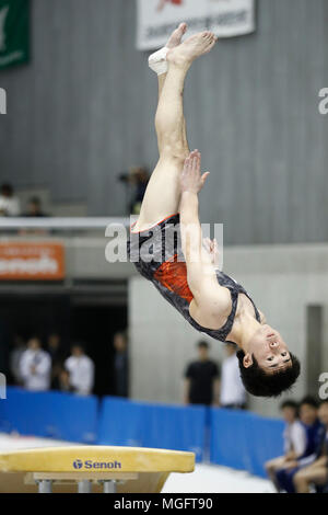 Tokyo Metropolitan Gymnasium, Tokyo, Giappone. 28 apr, 2018. Keitaro Okubo, 28 aprile 2018 - Ginnastica Artistica : La 72a tutto il Giappone di Ginnastica Artistica maschile di apparecchiatura archivio di prova presso il Tokyo Metropolitan Gymnasium, Tokyo, Giappone. Credito: Yusuke Nakanishi AFLO/sport/Alamy Live News Foto Stock