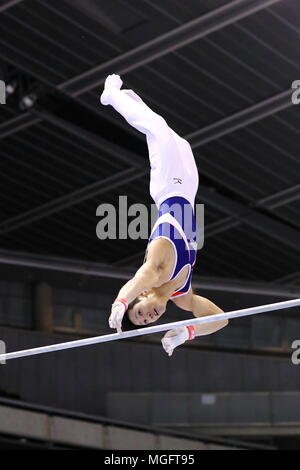 Tokyo Metropolitan Gymnasium, Tokyo, Giappone. 28 apr, 2018. Daisuke Suzuki, 28 aprile 2018 - Ginnastica Artistica : La 72a tutto il Giappone di Ginnastica Artistica campionato apparato di uomini in prova la barra orizzontale a Tokyo Metropolitan Gymnasium, Tokyo, Giappone. Credito: Naoki Nishimura AFLO/sport/Alamy Live News Foto Stock