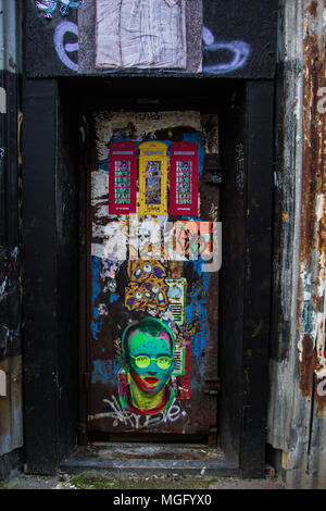 London street art, dando il colore e la tecnica per le strade di Londra gli angoli nascosti. Foto Stock