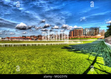 Città di Chester, Inghilterra. Vista artistica di Chester Racecourse che è situata in corrispondenza della Roodee. Foto Stock