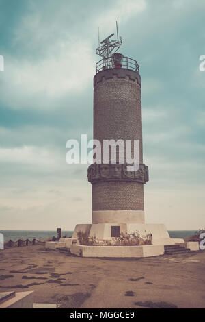 Faro sulla costa del mar Nero sulla penisola Bolshoy Utrish, Krasnodarskiy regione, la Russia. Foto Stock