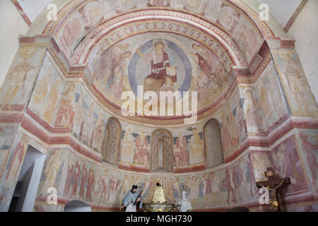 Ultima sentenza raffigurata nella romanica affreschi del tardo XII secolo nell'abside della chiesa dei Santi Pietro e Paolo in Albrechtice nad Vltavou nella regione della Boemia del Sud, Repubblica Ceca. Foto Stock