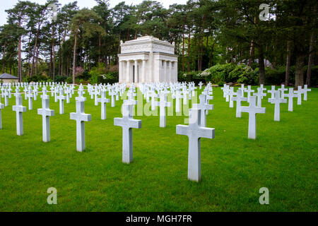 Brookwood cimitero militare copre circa 37 acri (15 ha) ed è il più grande Commonwealth War Cemetery nel Regno Unito. Foto Stock