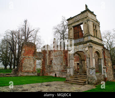 Visualizzare NW del vecchio Gorhambury House (C16TH), St Albans, England, Regno Unito, che mostra i due piani portico classico che conduce nella sala dal cortile s. Foto Stock