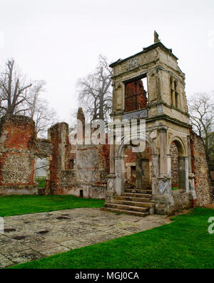 Visualizzare NW del vecchio Gorhambury House (C16TH), St Albans, England, Regno Unito, che mostra i due piani portico classico che conduce nella sala dal cortile s. Foto Stock