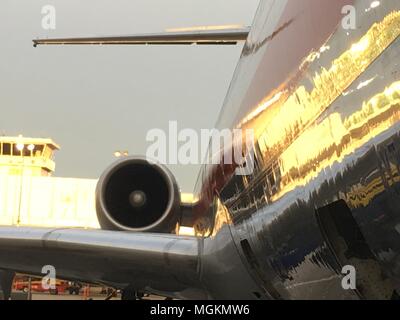 Velivoli a getto lato destro di Sunrise Foto Stock