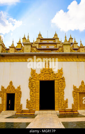 Monastero di Atumashi (Maha Atulaveyan Kyaungdawgyi), un monastero buddista, Mandalay Myanmar (Birmania). È stato costruito nel 1857 dal Re Mindon Foto Stock