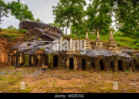 La natura intorno al Phowintaung (montagna isolate di meditazione solitaria), una grotta buddista complessa, Yinmabin Township, Monywa distretto, Sagaing regione, Foto Stock