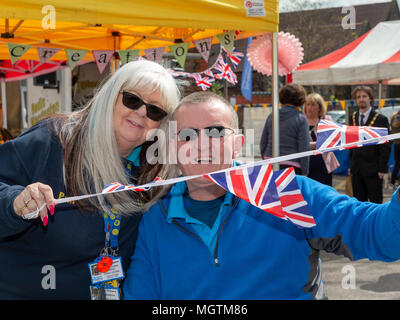 Warrington, Regno Unito. Il 29 aprile 2018. Warrington disabilità Partnership hanno tenuto la loro annuale "passeggiata nel parco' alle ore mezzogiorno del 29 aprile 2018. Organizzato da Dave Thompson. Credito: John Hopkins/Alamy Live News Foto Stock