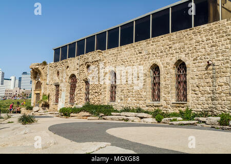 Il museo di Etzel sul lungomare di Tel Aviv. Foto Stock