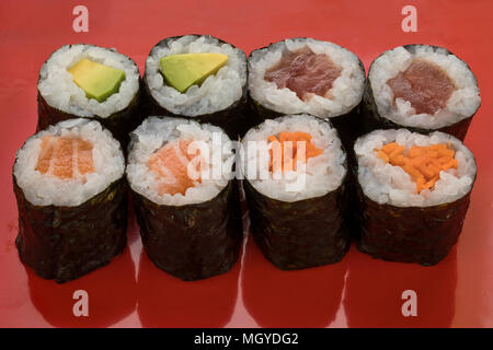 Varietà tradizionale di sushi giapponese maki Foto Stock